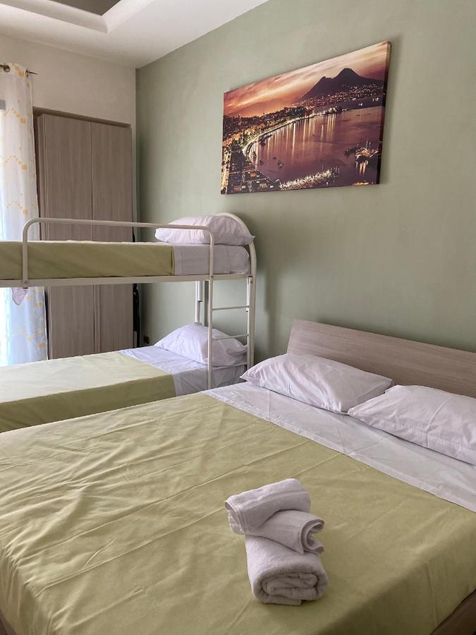 Falu Napoli Centro Camera Con Cucina E Bagno Privato Hotel Exterior photo
